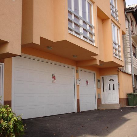Apartments Kira Sarajevo Bagian luar foto