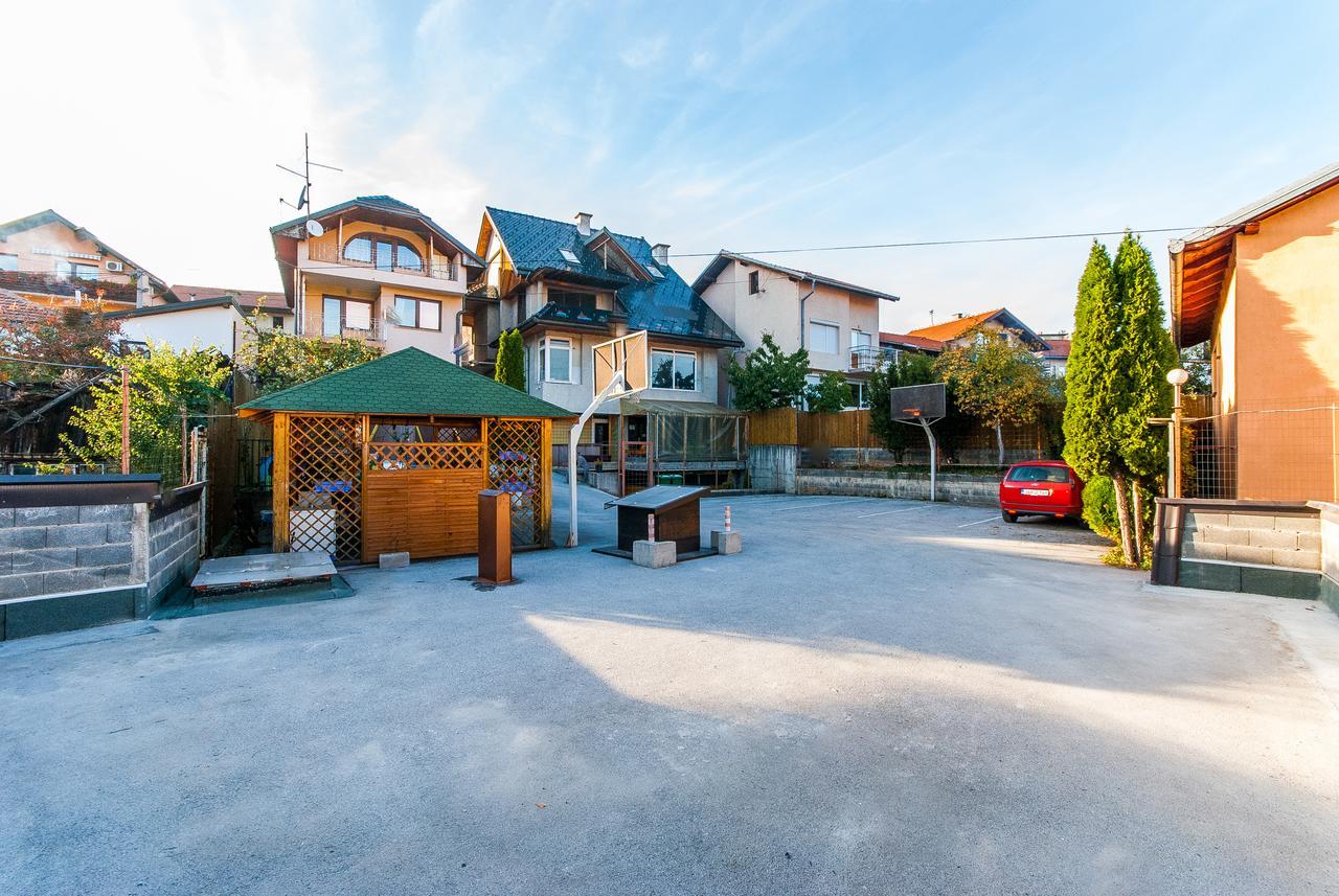 Apartments Kira Sarajevo Bagian luar foto